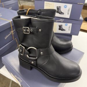 Wholesale Shoe Truckload