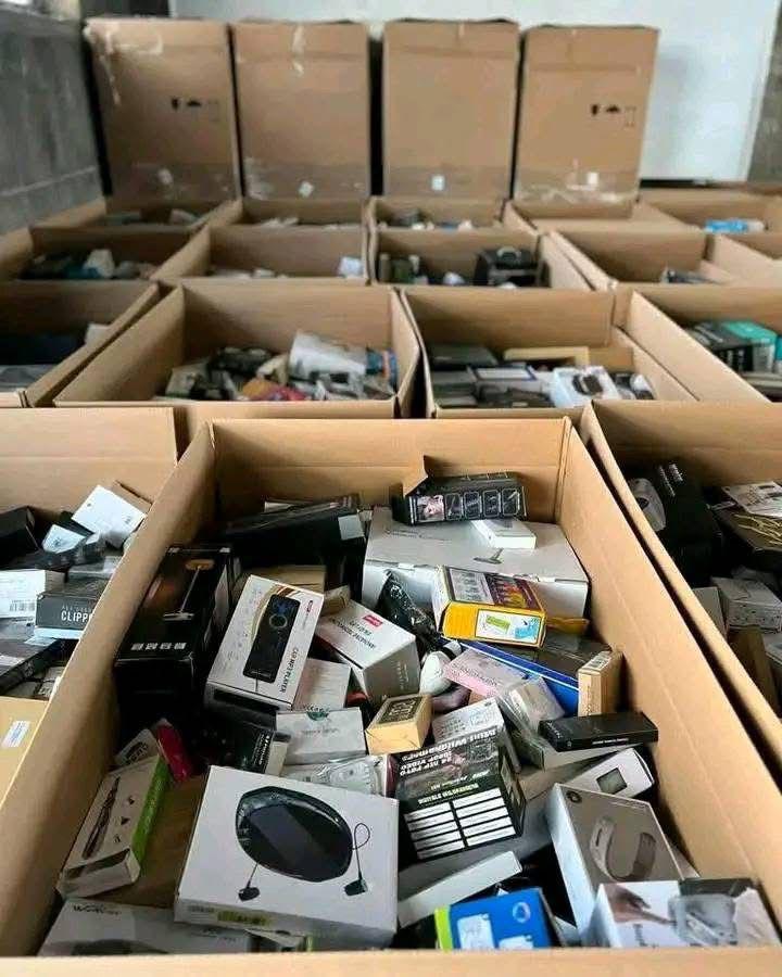 Amazon High Piece Count Electronic Pallets (5) Amazon High Piece Count Electronic Pallets